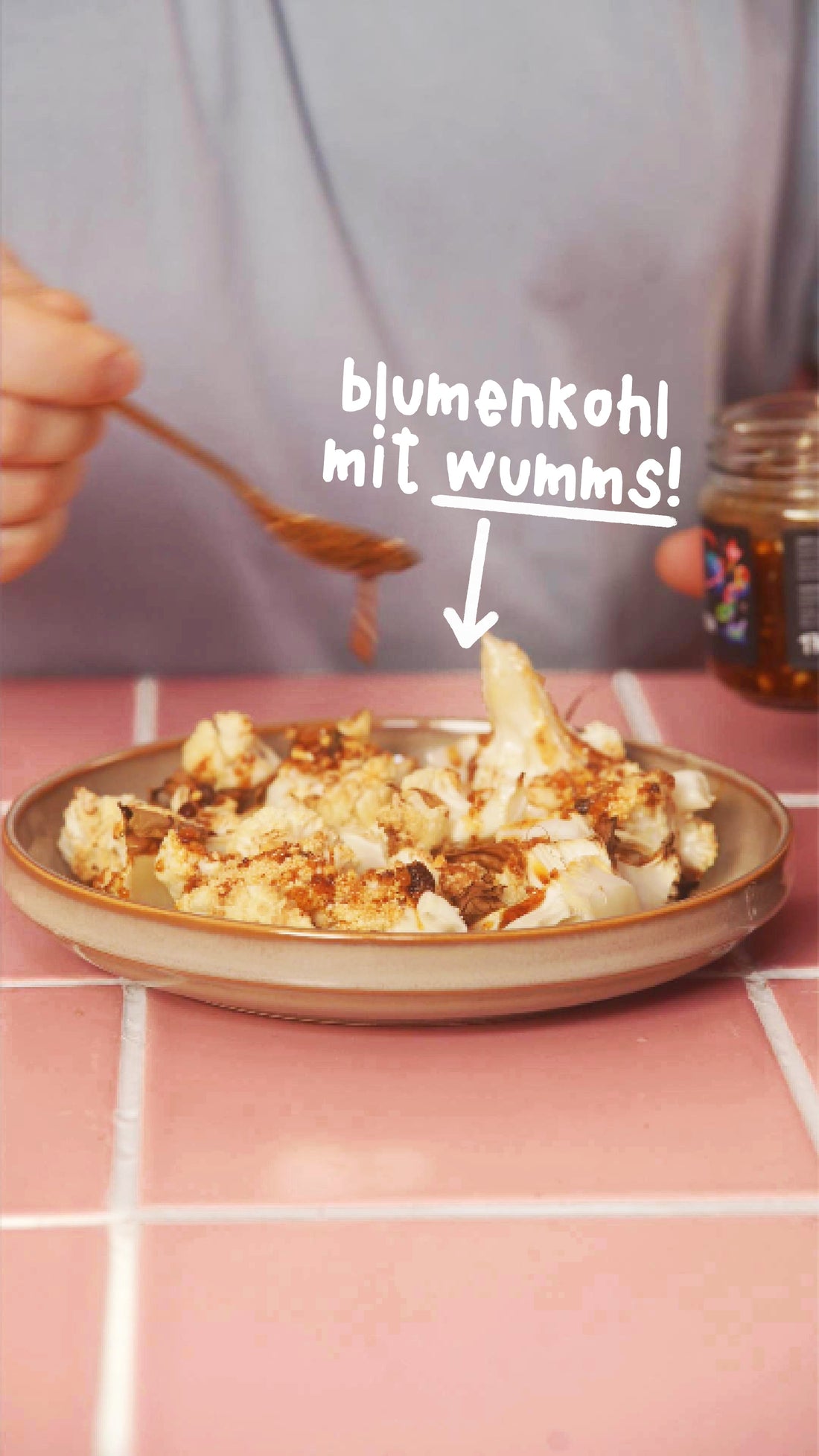 Blumenkohl mit Wumms Aus dem Ofen. Mit Zitrone. Mit Crispy Chili Crunch. Fertig.